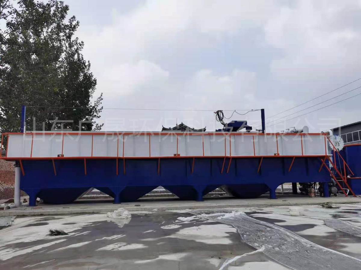 藍(lán)白色氣浮機(jī)現(xiàn)場   (2).jpg