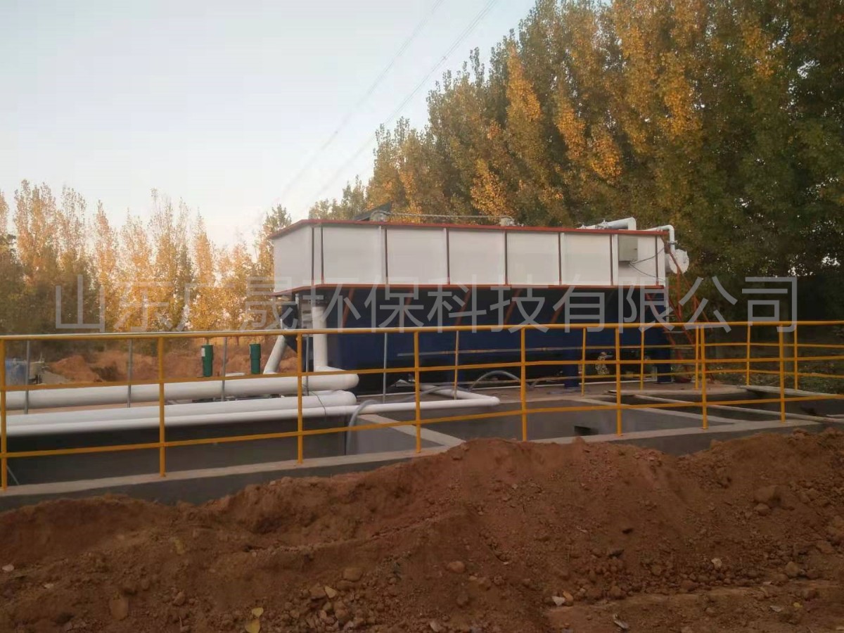 藍(lán)白色氣浮機(jī)現(xiàn)場(chǎng)  (9).jpg